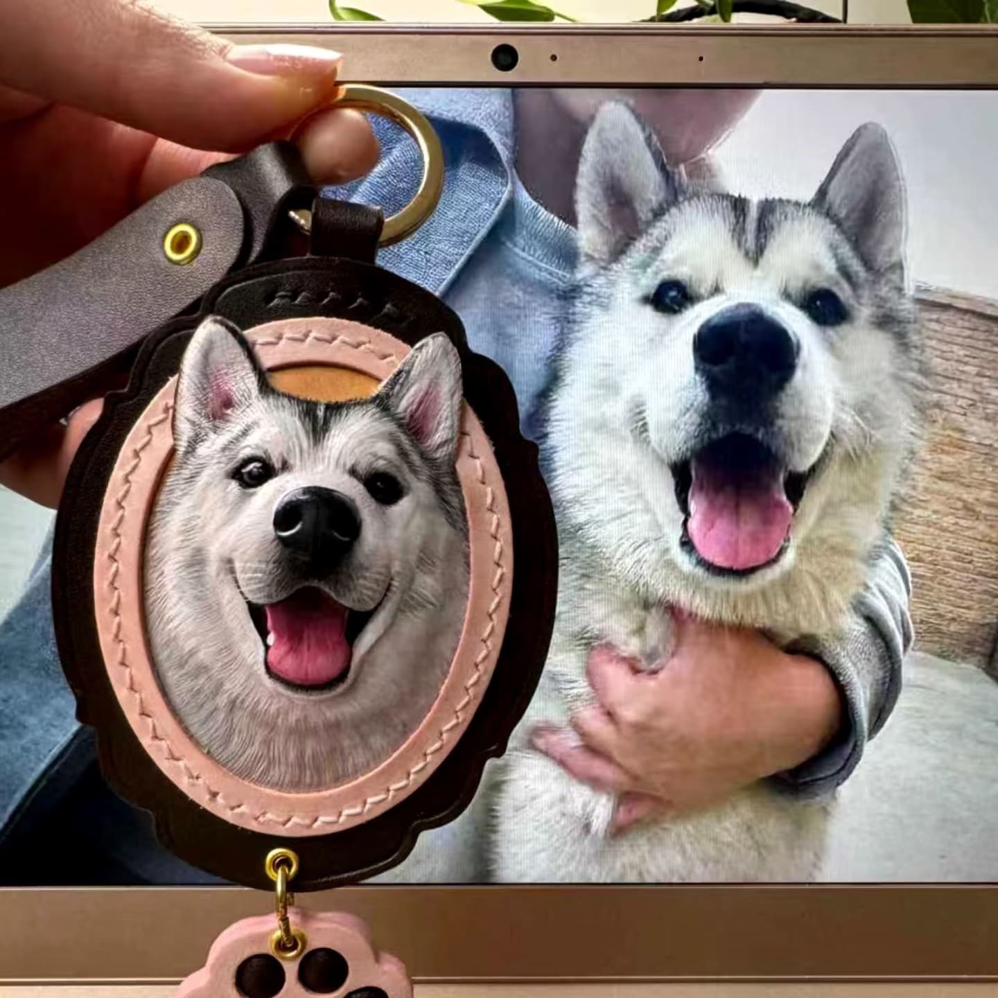 Handgemachte Personalisierte Haustier-Ledergravur mit Spitzenmuster | Personalisierter Katzen- & Hunde-Schlüsselanhänger